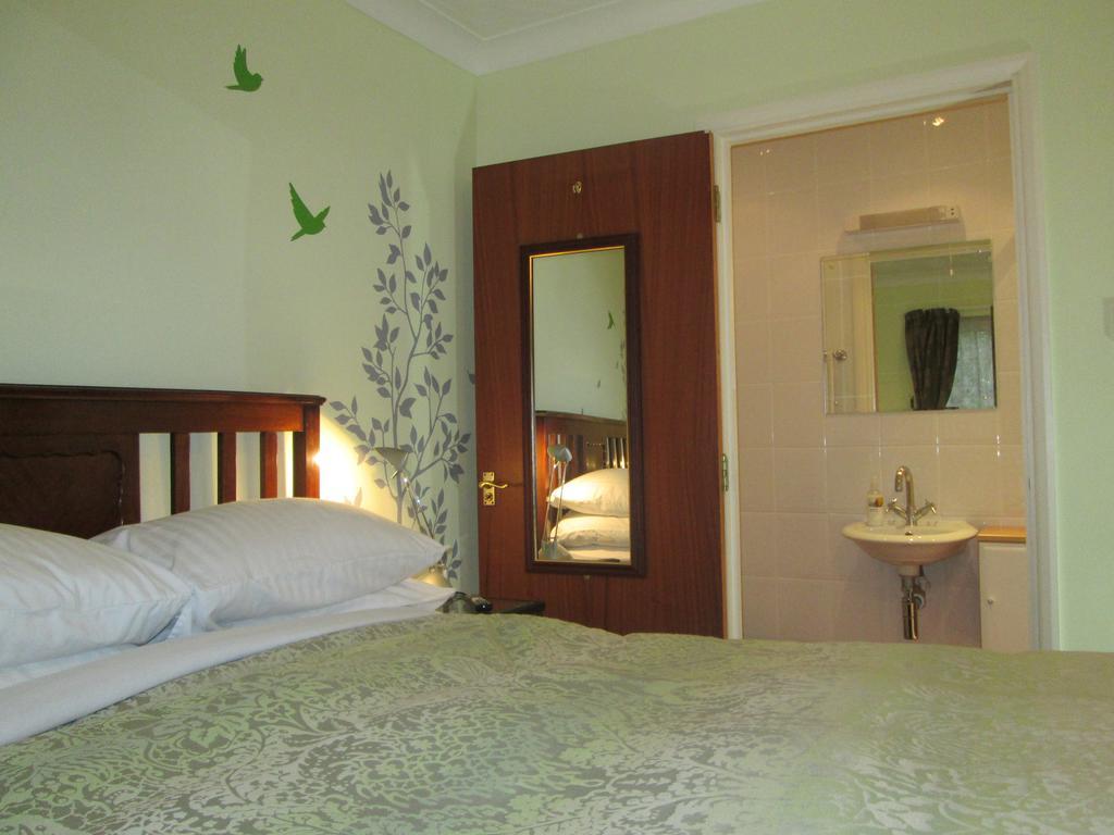 Crossways House Bed And Breakfast East Cowes Phòng bức ảnh